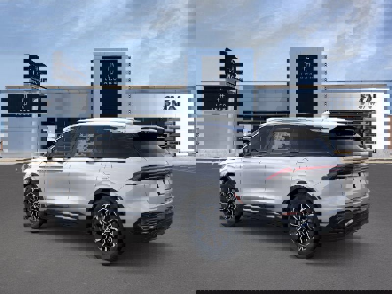 New 2026 Lincoln Nautilus Premier image 4