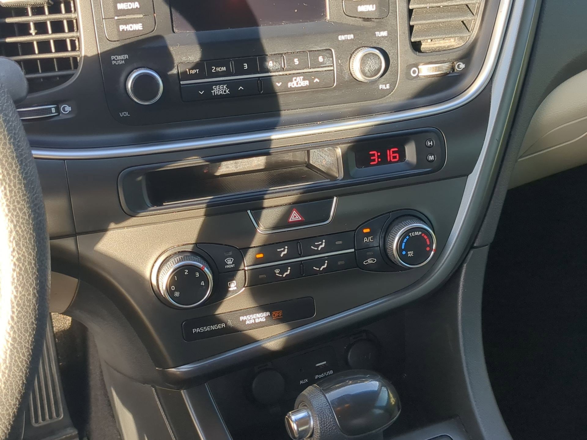 Used 2015 Kia Optima LX image 17