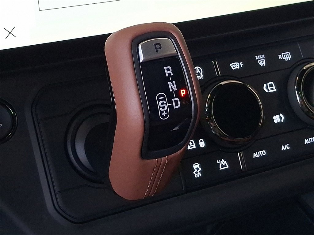 New 2026 Land Rover Defender 110 image 12