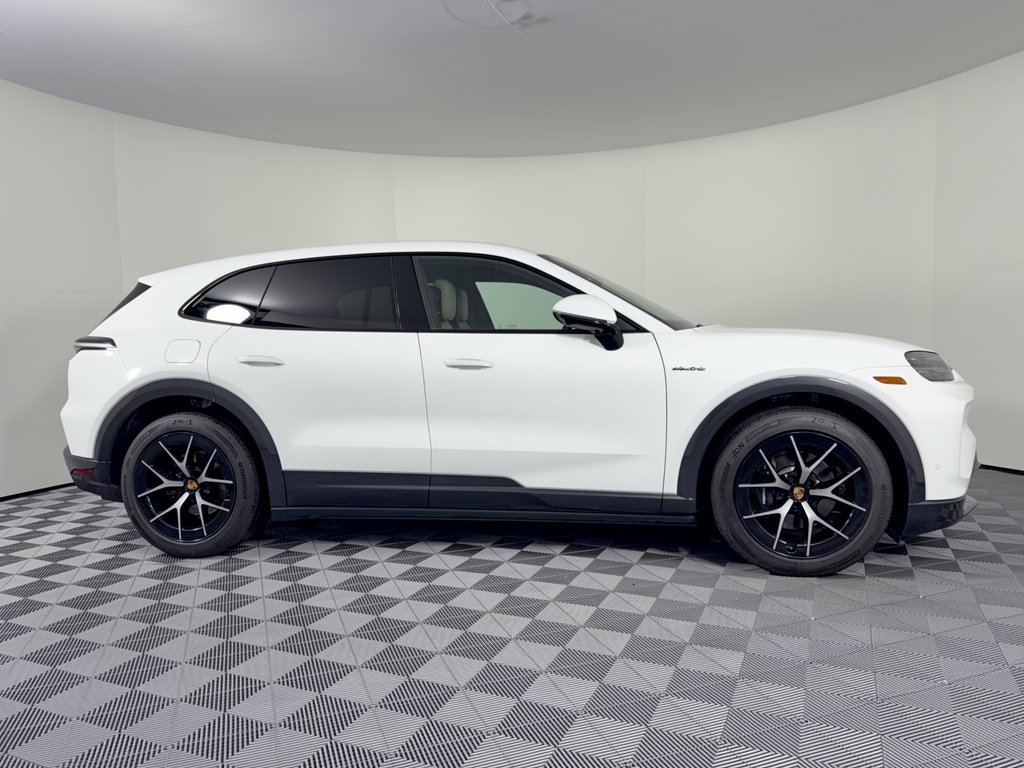 New 2026 Porsche Cayenne Coupe AWD/4WD image 8