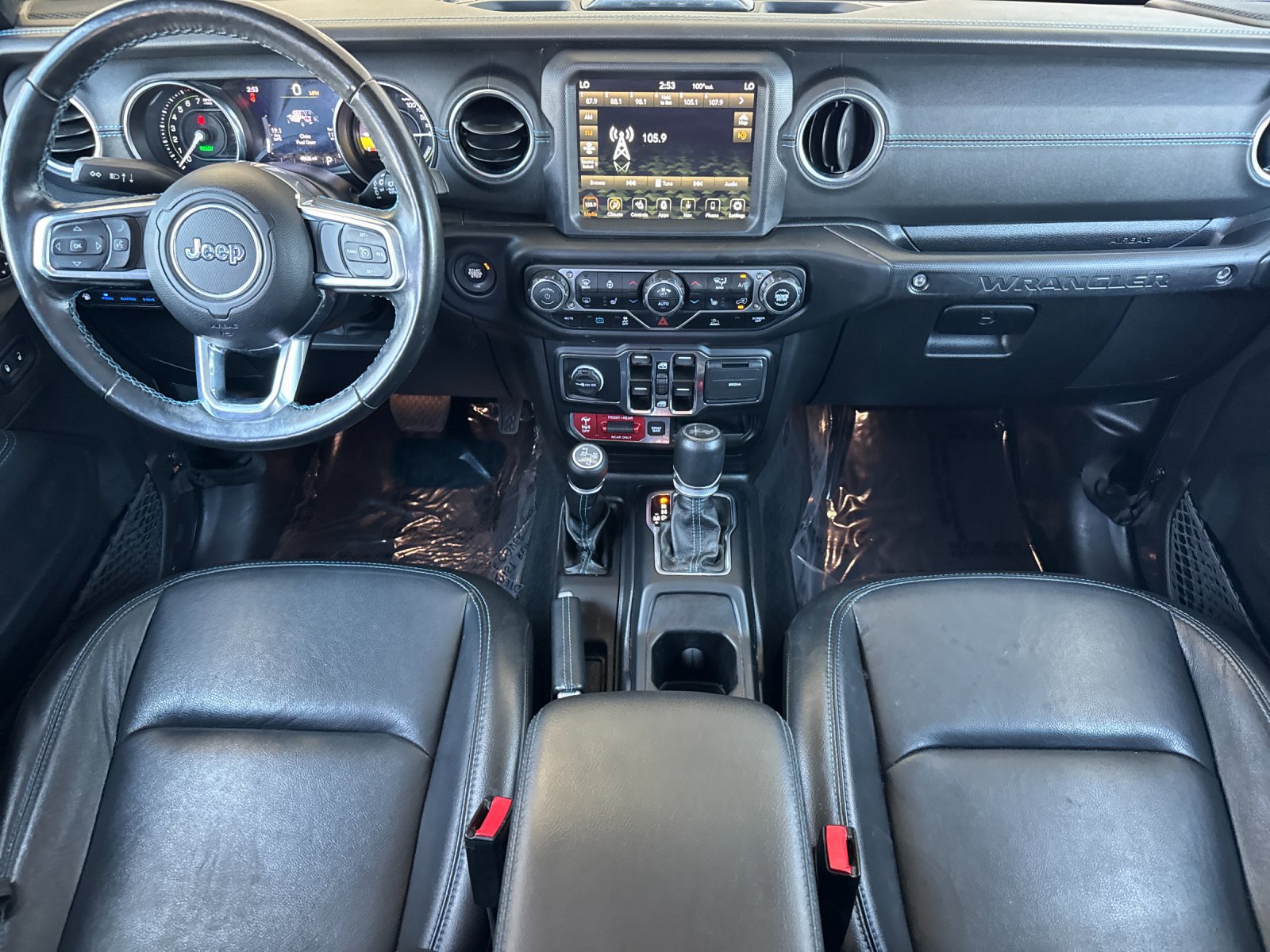 Used 2022 Jeep Wrangler Unlimited Rubicon 4xe w/ Cold Weather Group AWD/4WD image 15