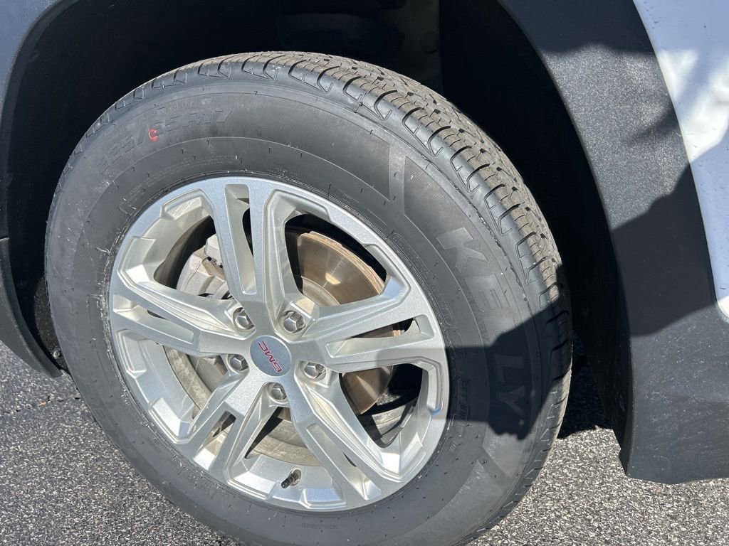 Used 2024 GMC Terrain SLE image 37