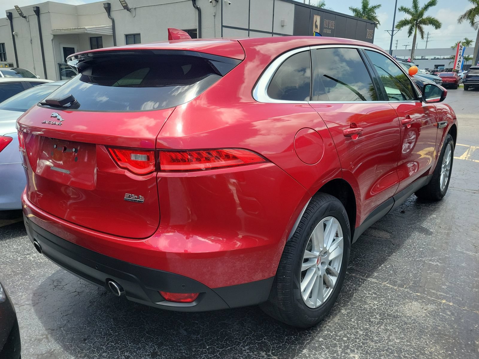 Used 2017 Jaguar F-PACE Prestige AWD/4WD image 4