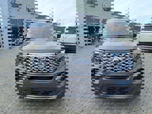 Used 2020 Ford Explorer Platinum w/ Premium Technology Package image 3