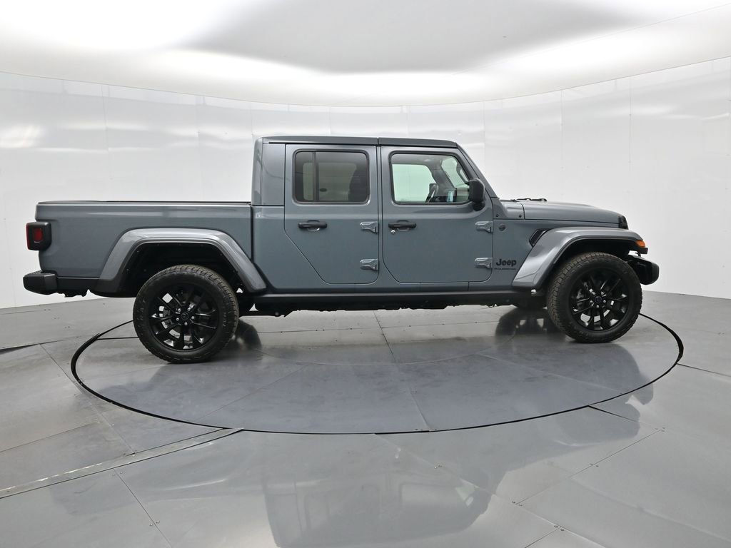 Used 2024 Jeep Gladiator Sport image 5