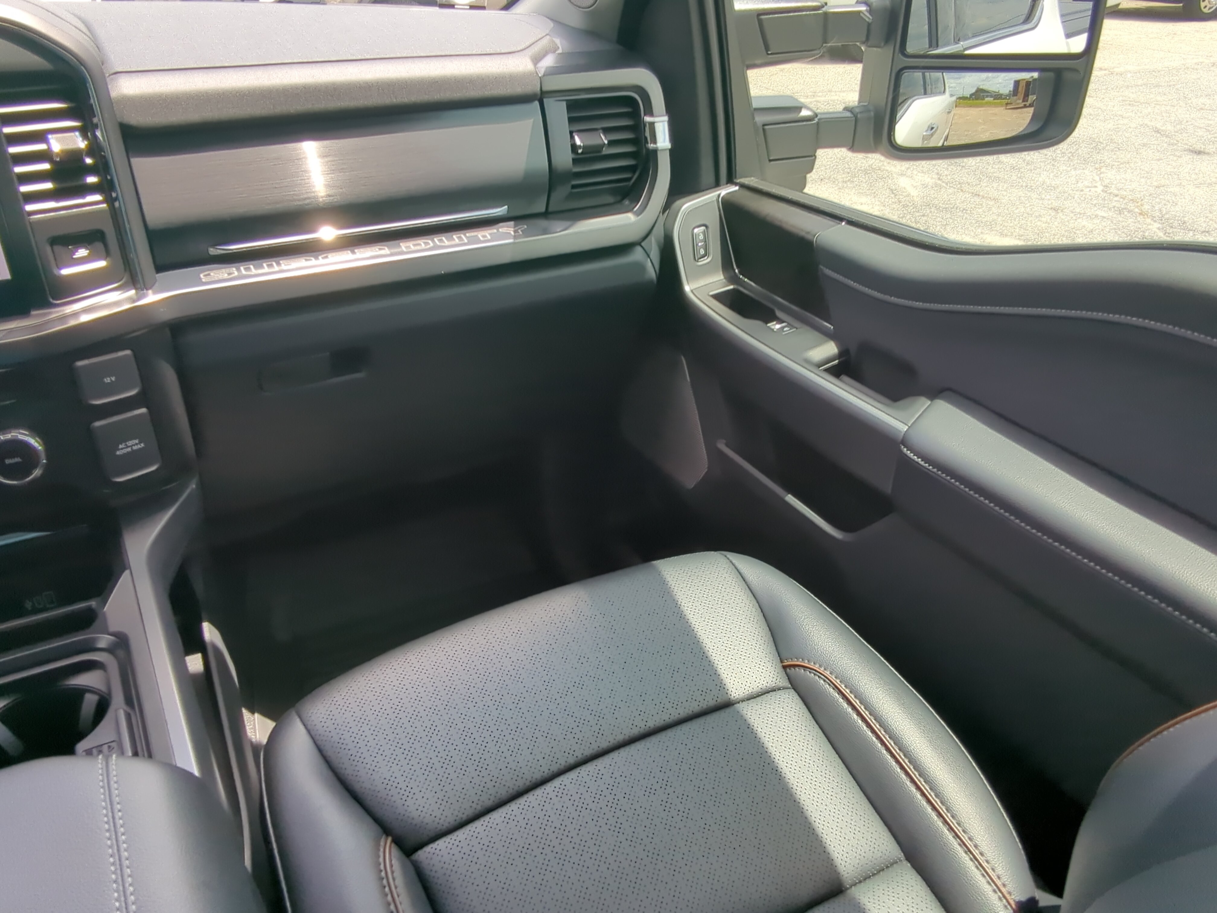 Certified 2026 Ford F350 Lariat w/ Lariat Ultimate Package AWD/4WD image 15