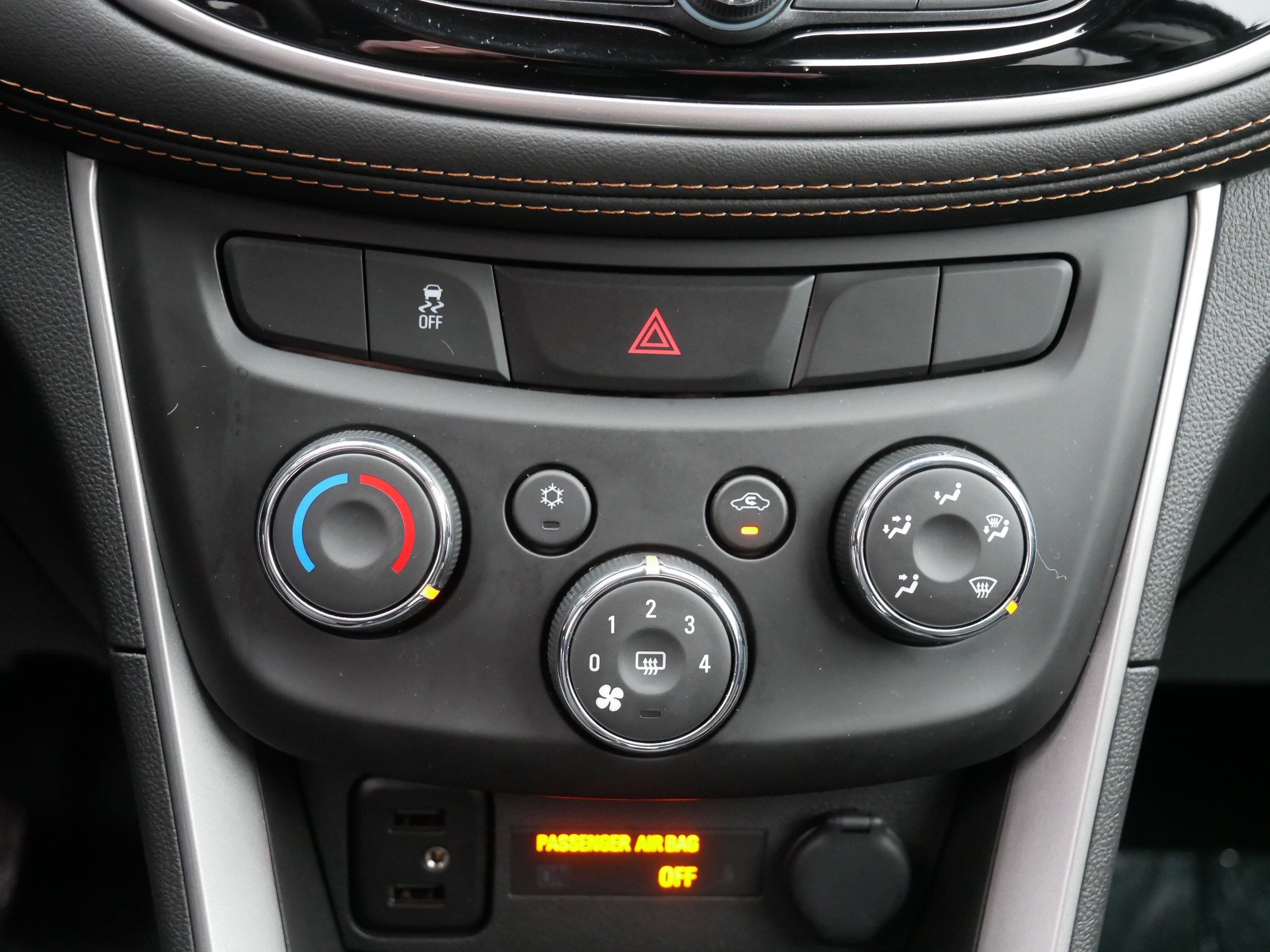 Used 2022 Chevrolet Trax LT w/ Sport Edition image 23