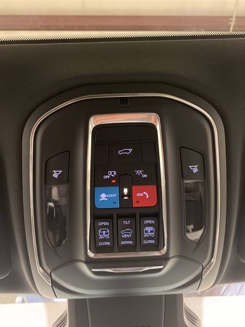 Used 2026 Jeep Cherokee Limited AWD/4WD image 14