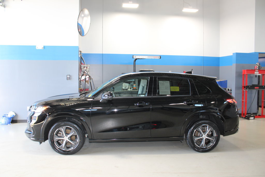 Used 2023 Honda HR-V EX-L image 9