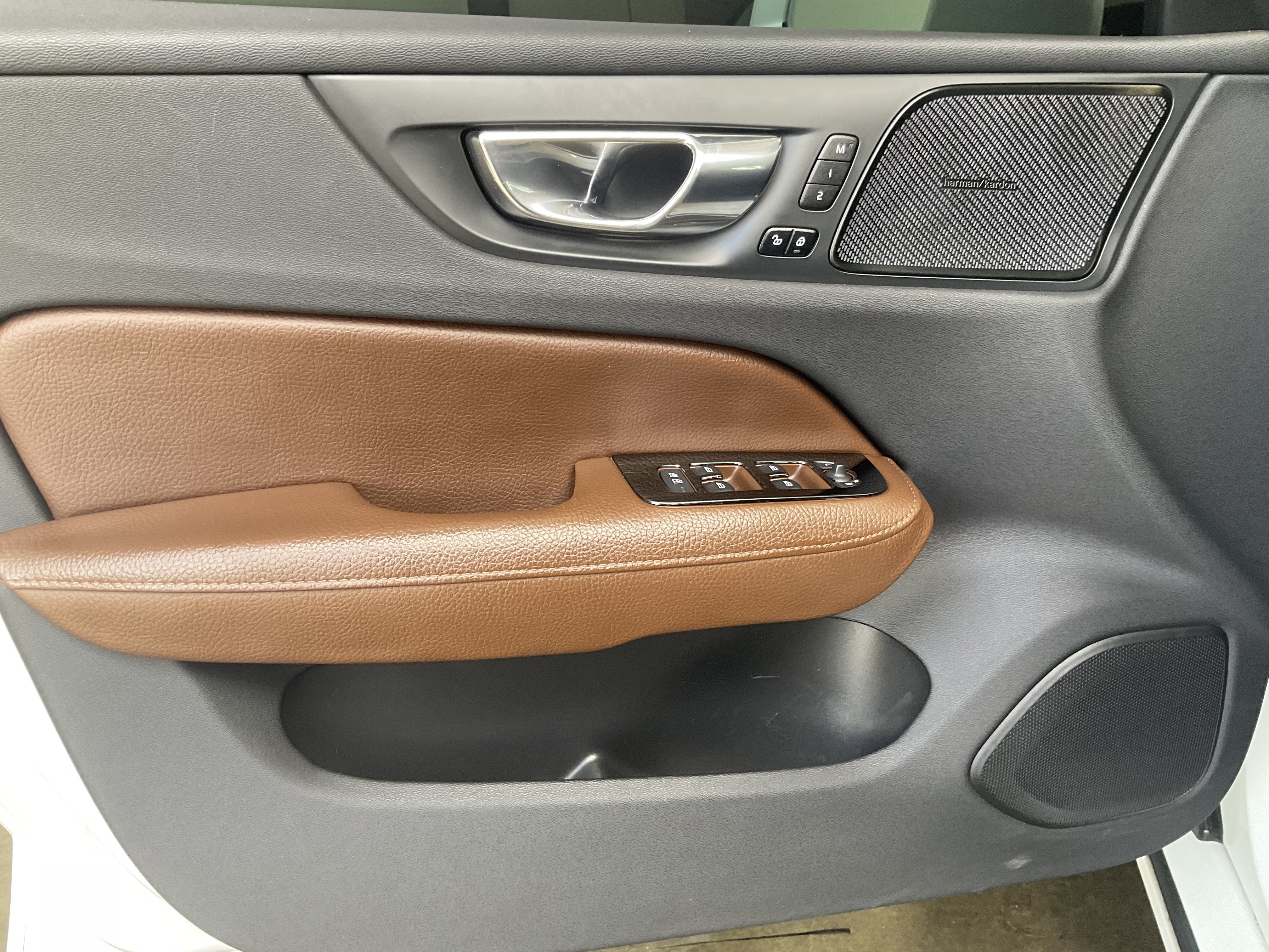 Used 2021 Volvo S60 T8 Inscription AWD/4WD image 22