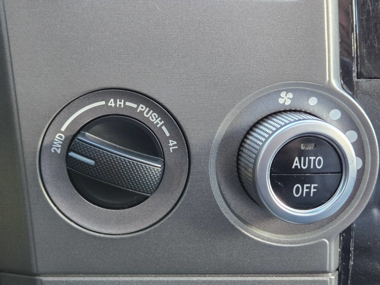 Used 2016 Toyota Sequoia Platinum image 28