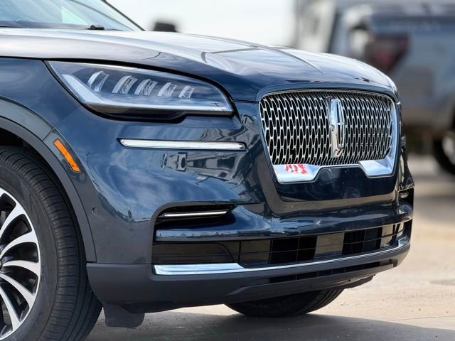 Used 2022 Lincoln Aviator Reserve w/ Equipment Group 201A AWD/4WD image 9