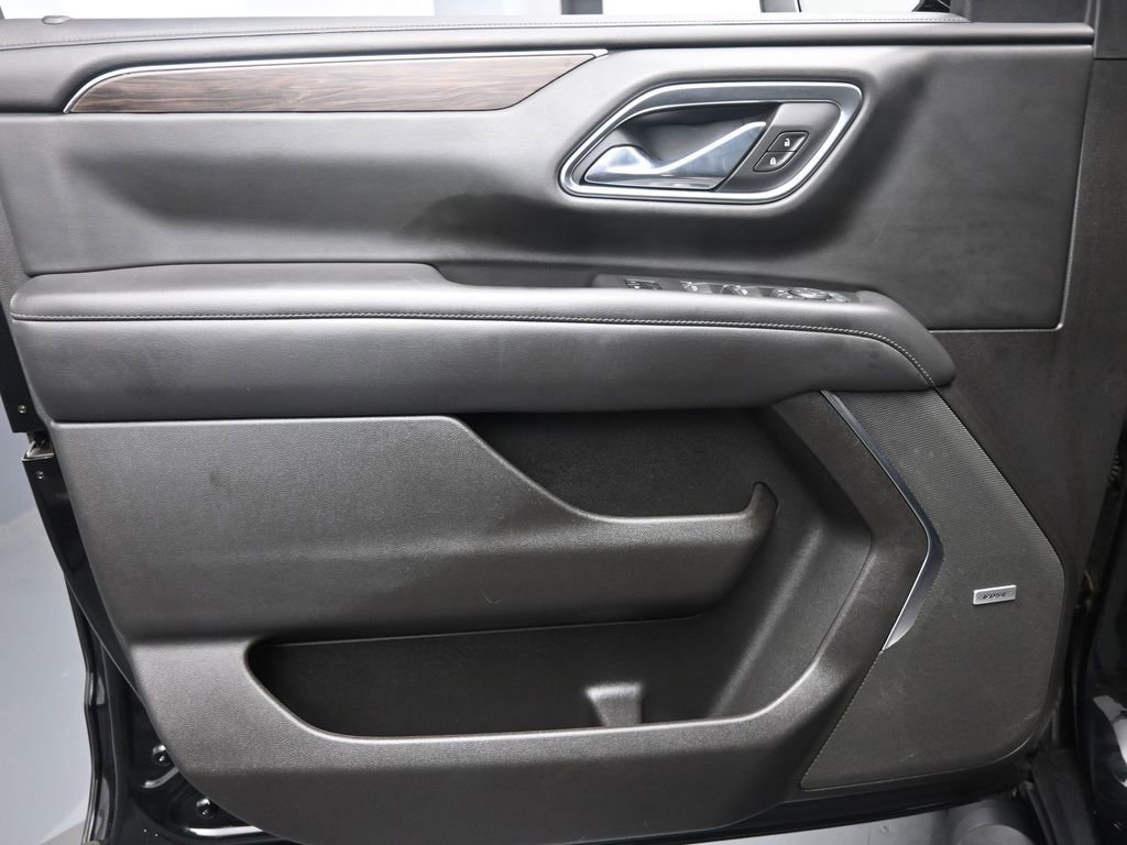 Used 2021 Chevrolet Suburban Z71 w/ Z71 Off-Road Package image 19