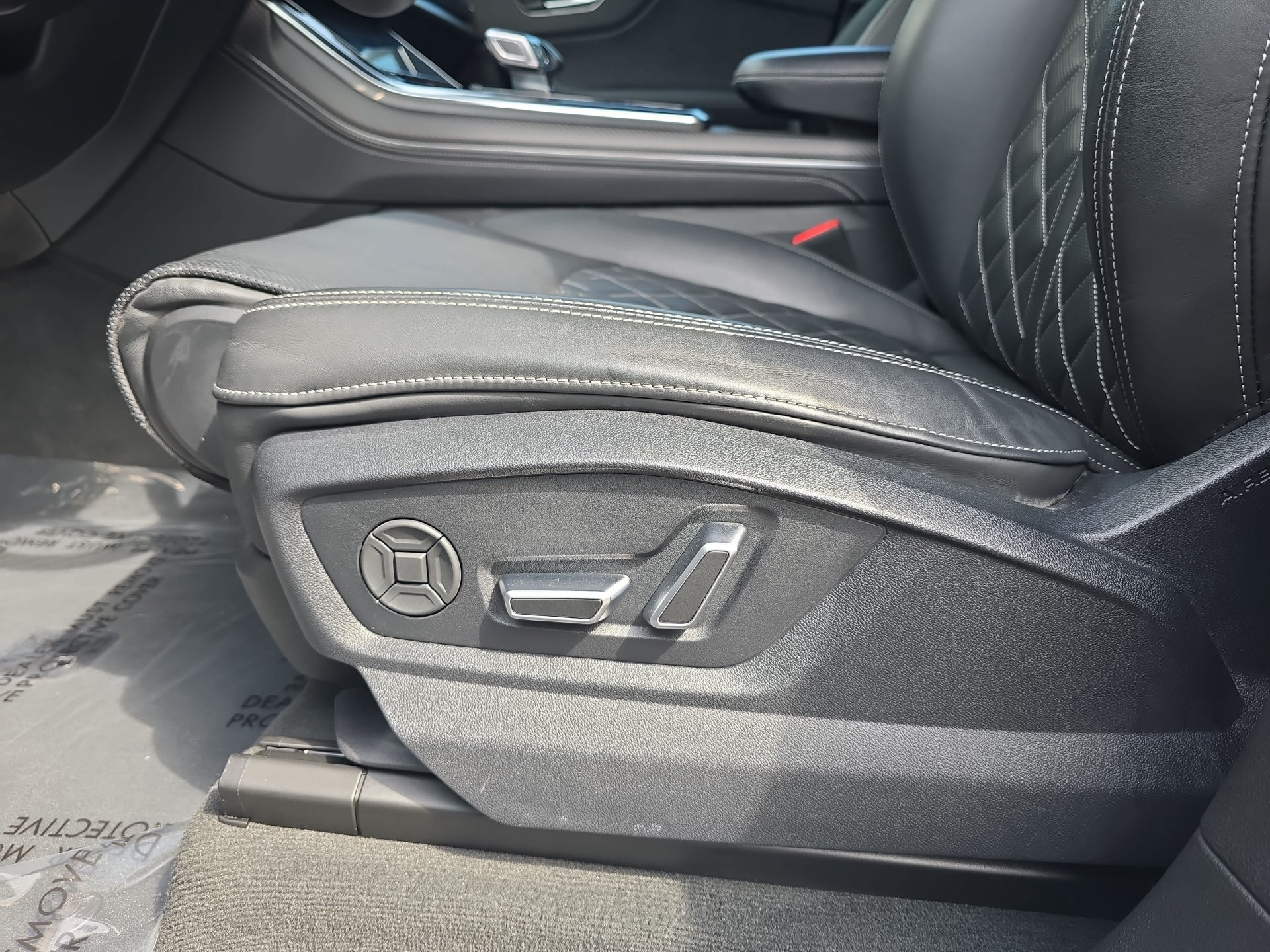 Used 2024 Audi SQ8 Premium Plus AWD/4WD image 28
