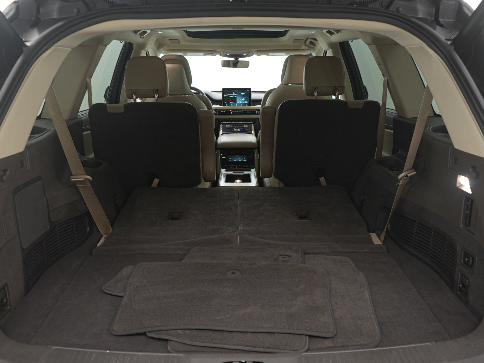 Used 2020 Lincoln Aviator Grand Touring w/ Equipment Group 301A image 9