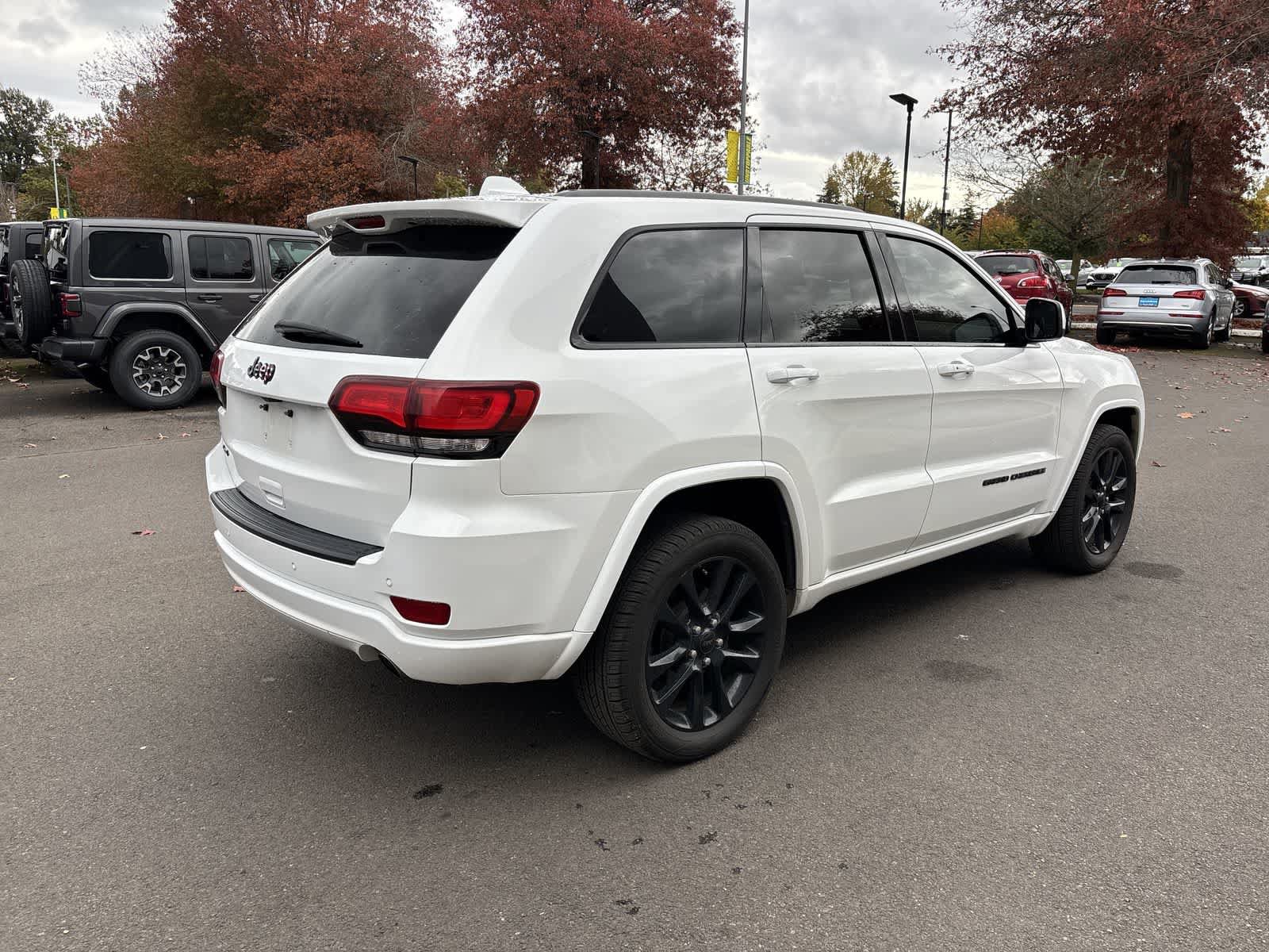 Certified 2020 Jeep Grand Cherokee Altitude AWD/4WD image 4