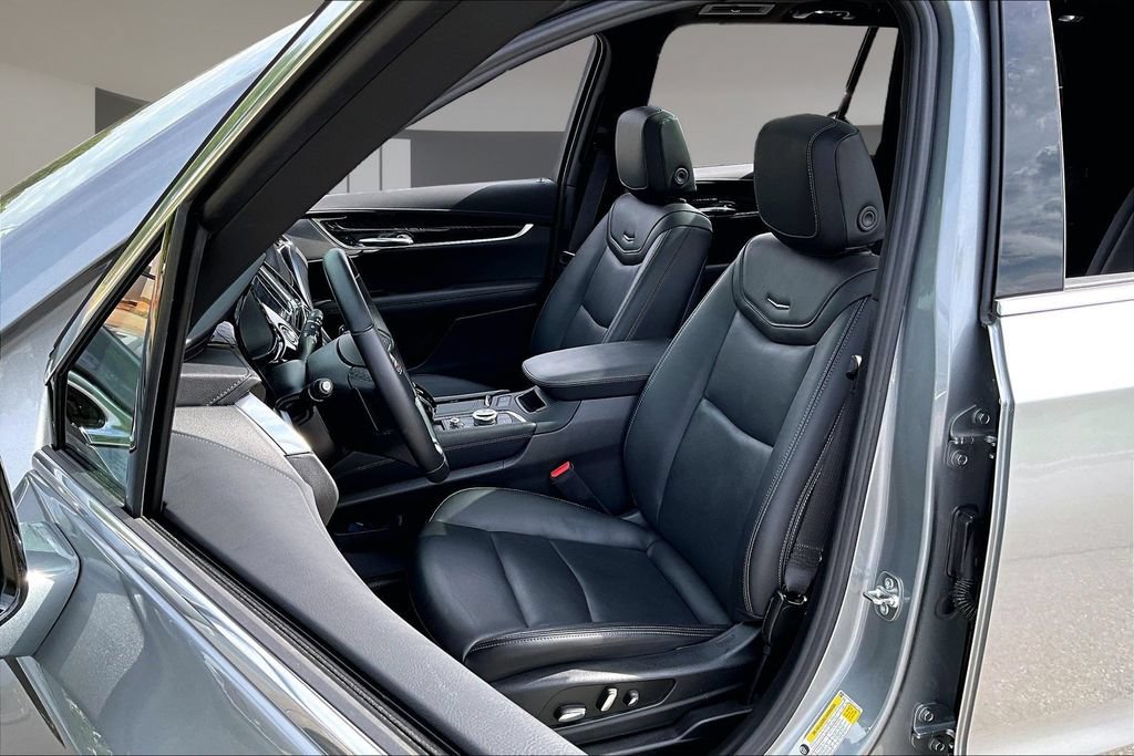 Certified 2025 Cadillac XT6 Premium Luxury AWD/4WD image 27