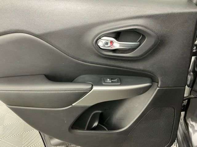 Used 2021 Jeep Cherokee Latitude Lux 80th Anniv w/ Quick Order Package 26U 80TH image 9