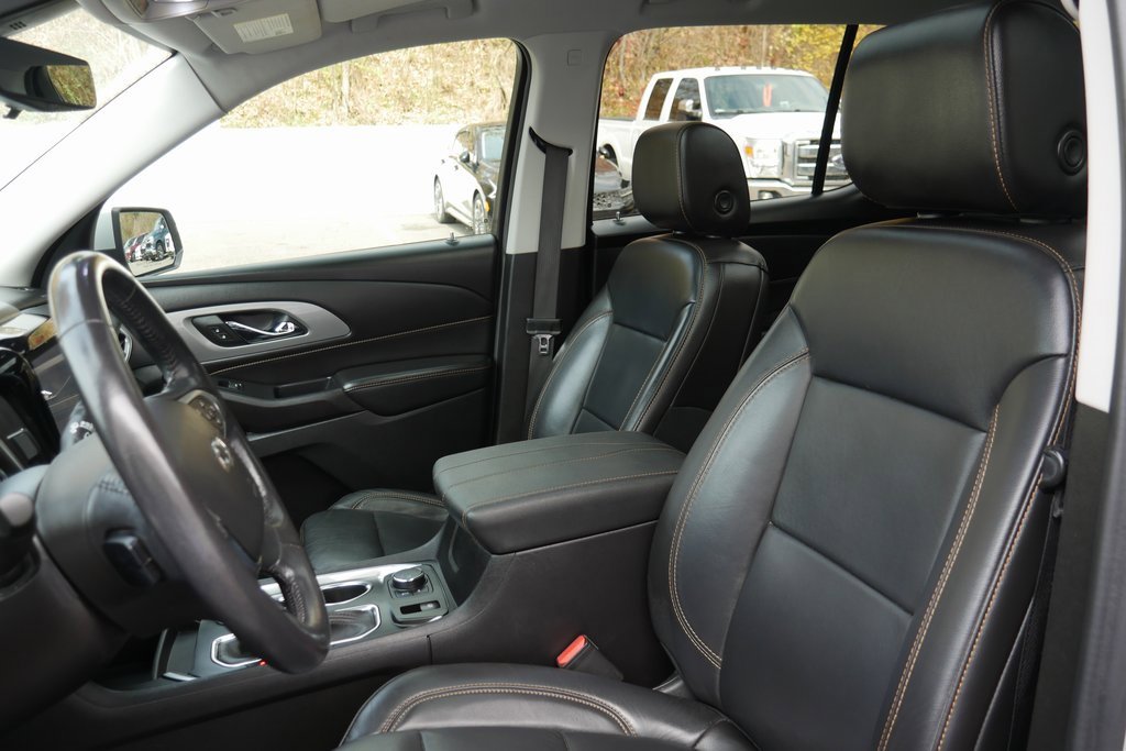 Used 2021 Chevrolet Traverse RS image 9