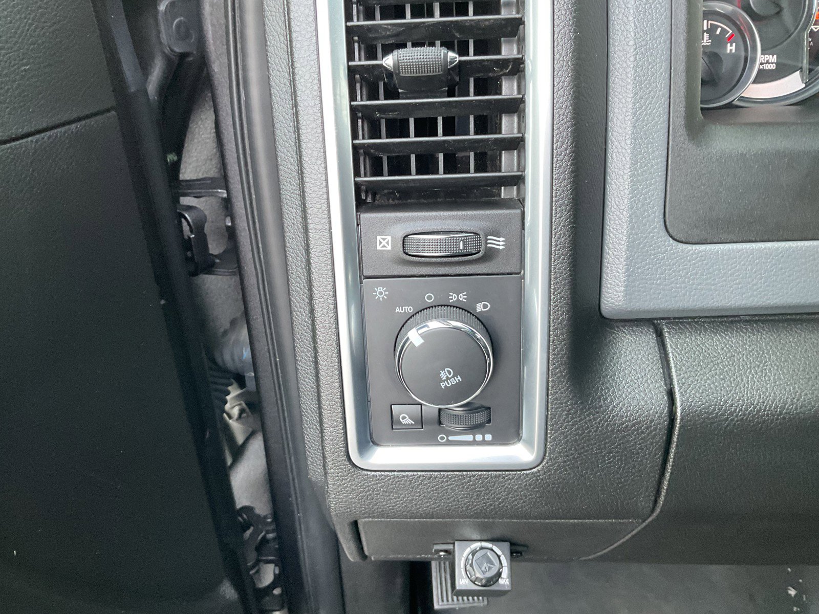 Used 2018 RAM 2500 Big Horn image 31