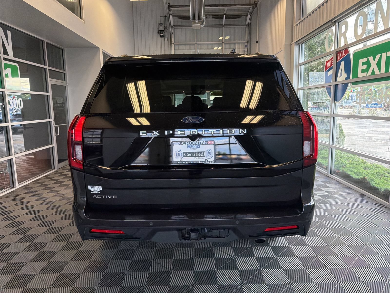 Used 2025 Ford Expedition Active AWD/4WD image 5