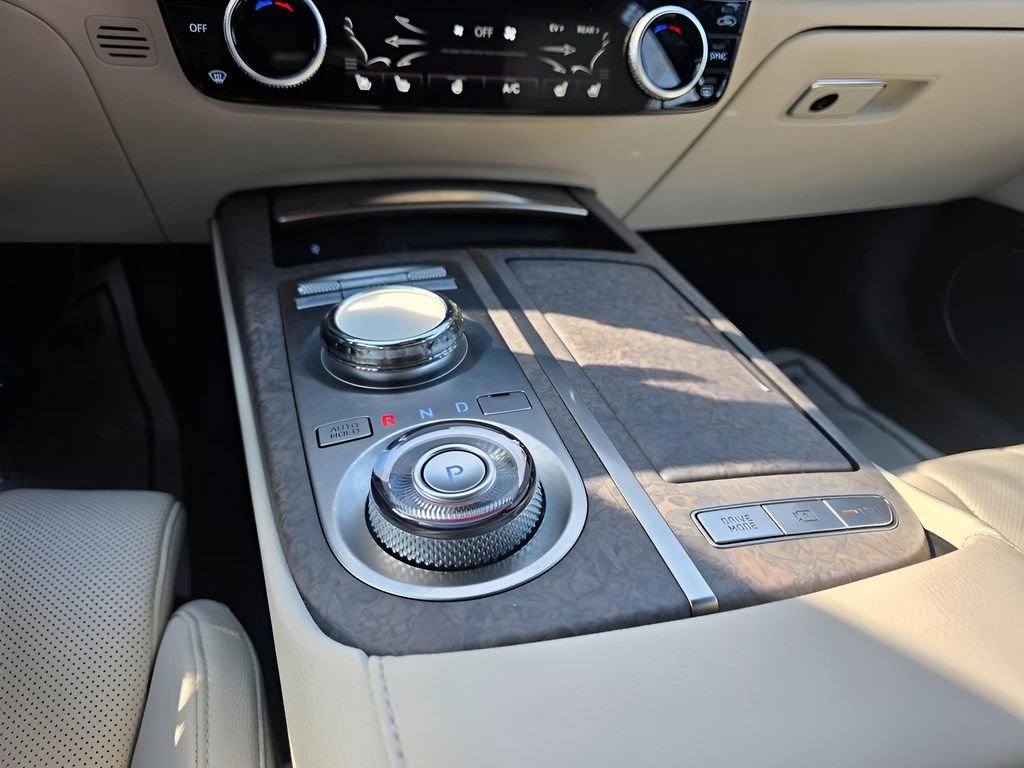 Used 2024 Genesis G80 image 26