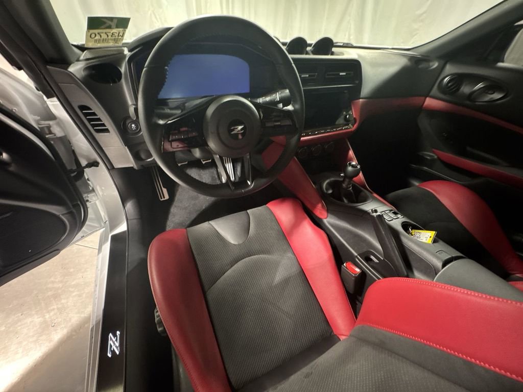 Used 2024 Nissan Z Performance w/ Floor Mat Package image 15