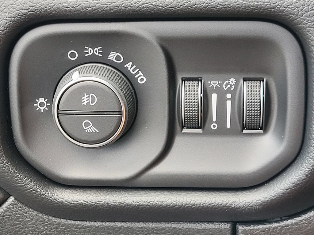 New 2026 RAM 2500 Laramie w/ Night Edition AWD/4WD image 23
