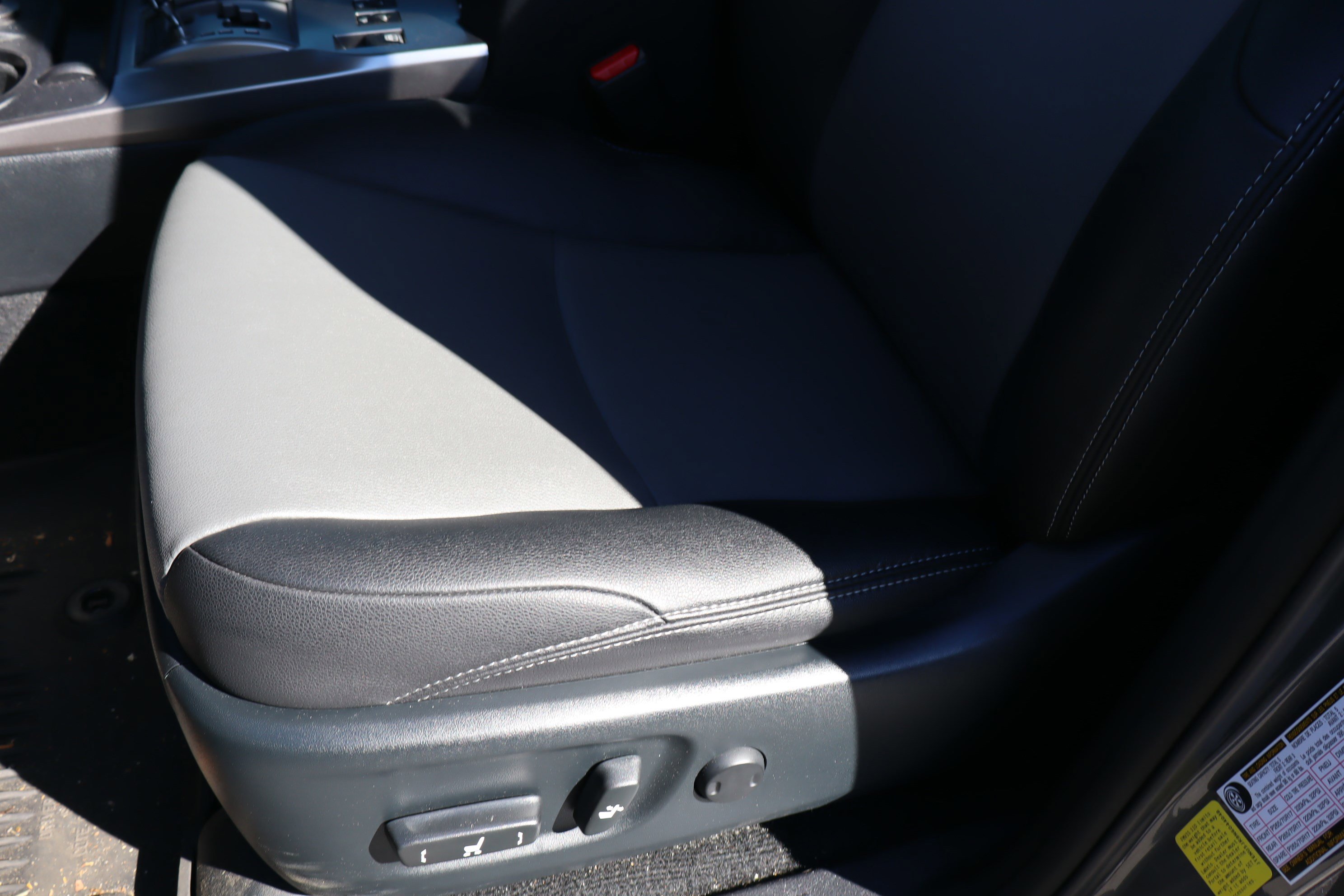 Used 2022 Toyota 4Runner SR5 Premium image 17