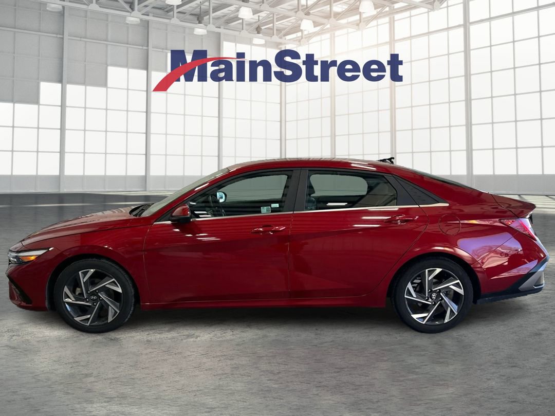 Used 2024 Hyundai Elantra Limited image 2