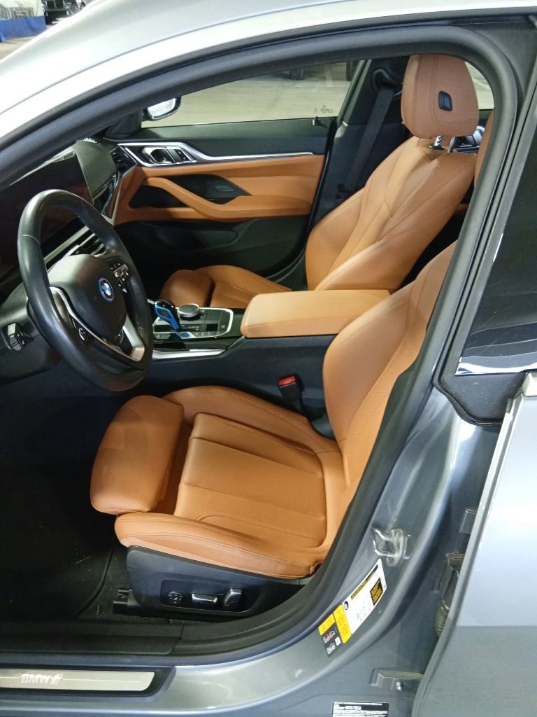 Used 2023 BMW i4 eDrive40 w/ Premium Package RWD image 9