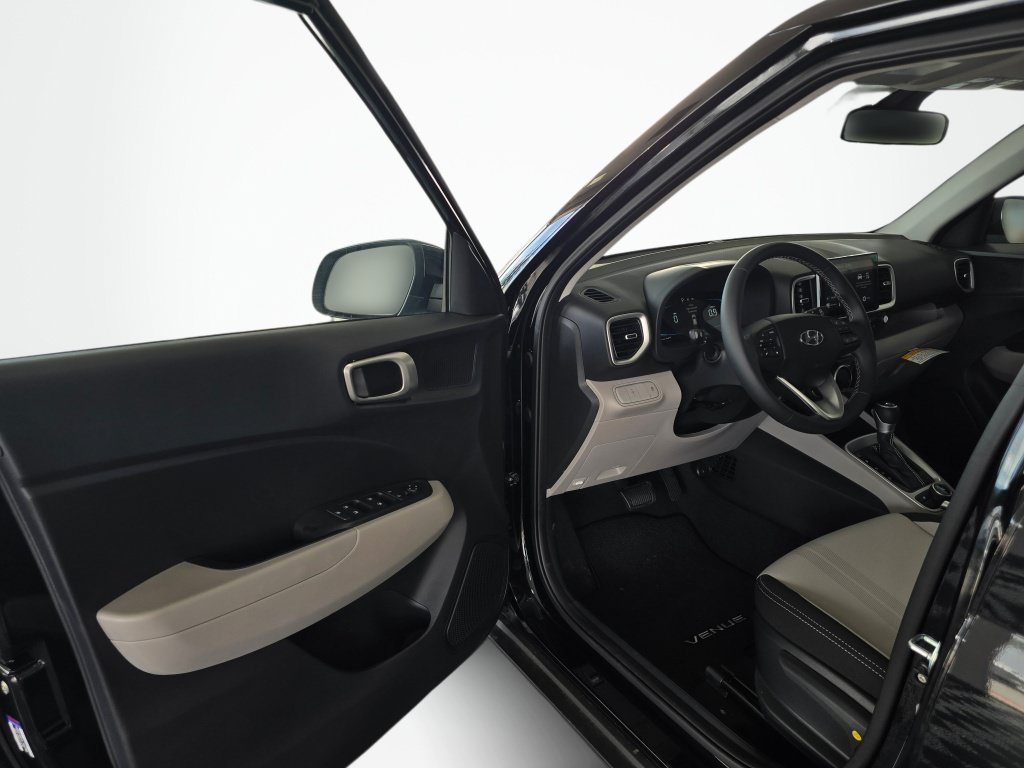New 2026 Hyundai Venue SEL FWD image 30