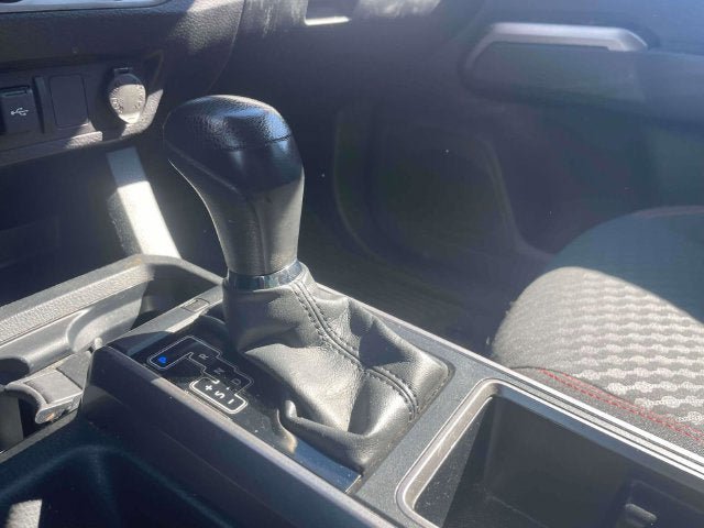 Used 2023 Toyota Tacoma SR5 AWD/4WD image 33
