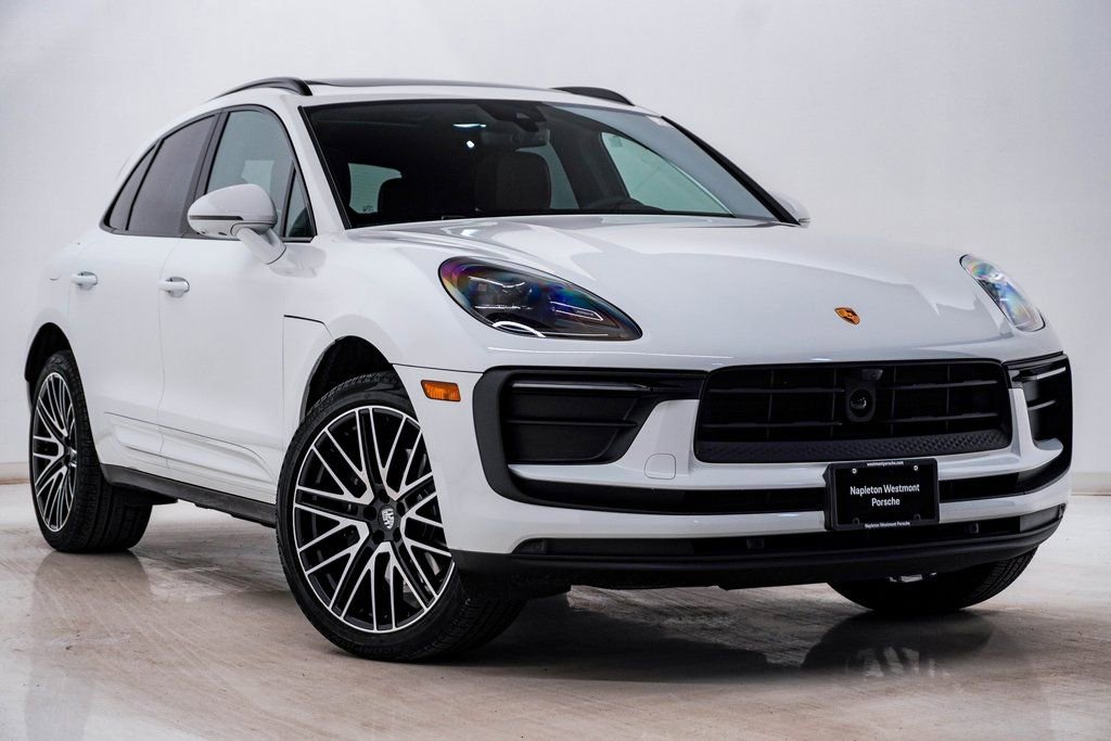 Certified 2025 Porsche Macan image 8
