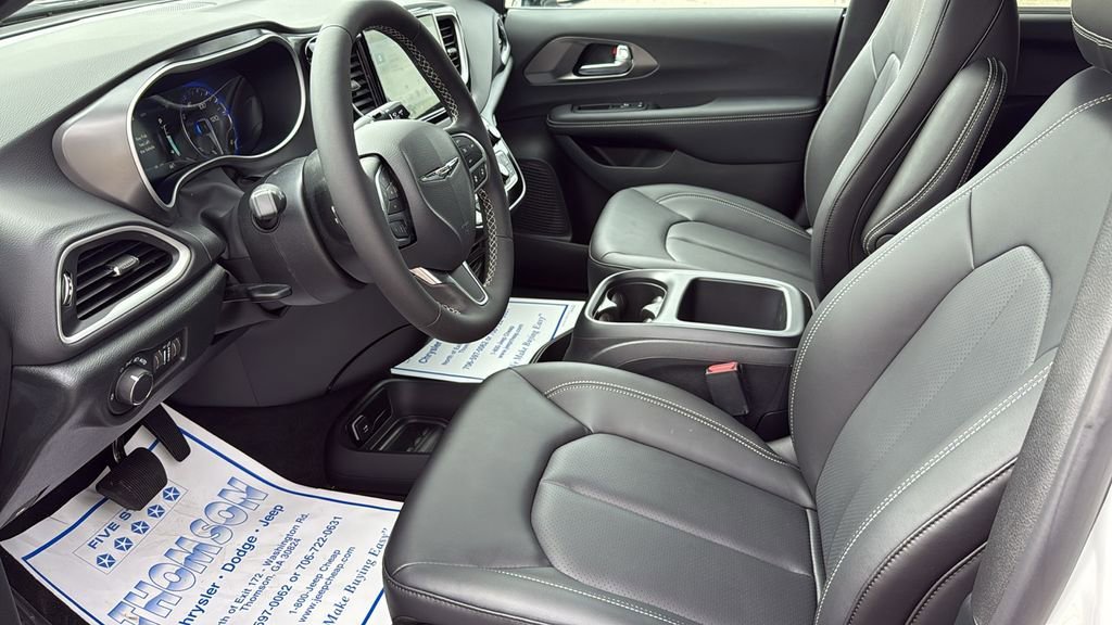 New 2026 Chrysler Voyager LX image 28