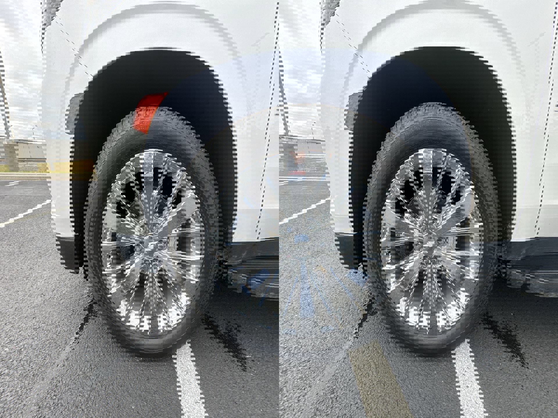 Used 2021 Chevrolet Suburban Premier image 10