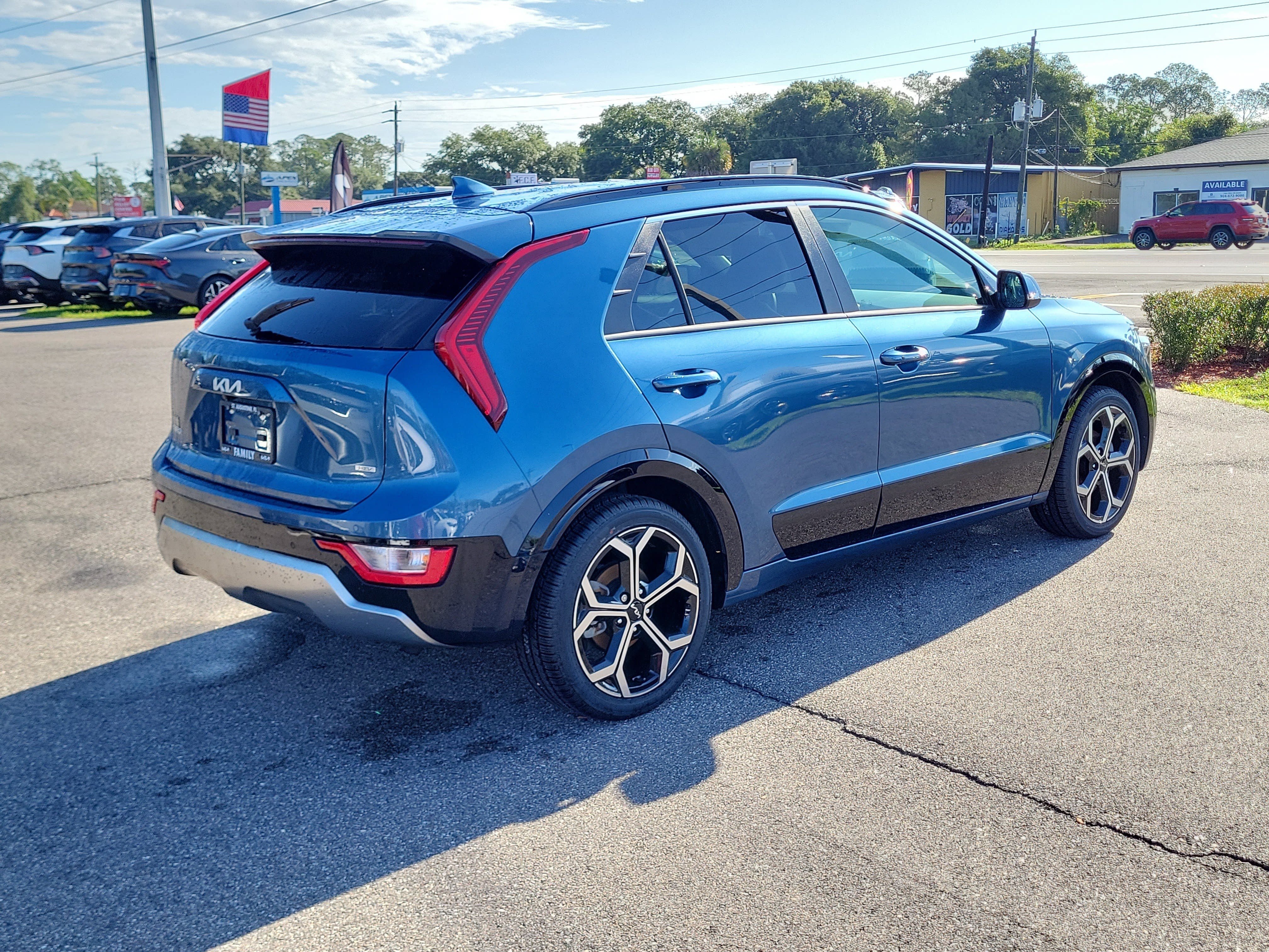 Certified 2023 Kia Niro EX Touring FWD image 6