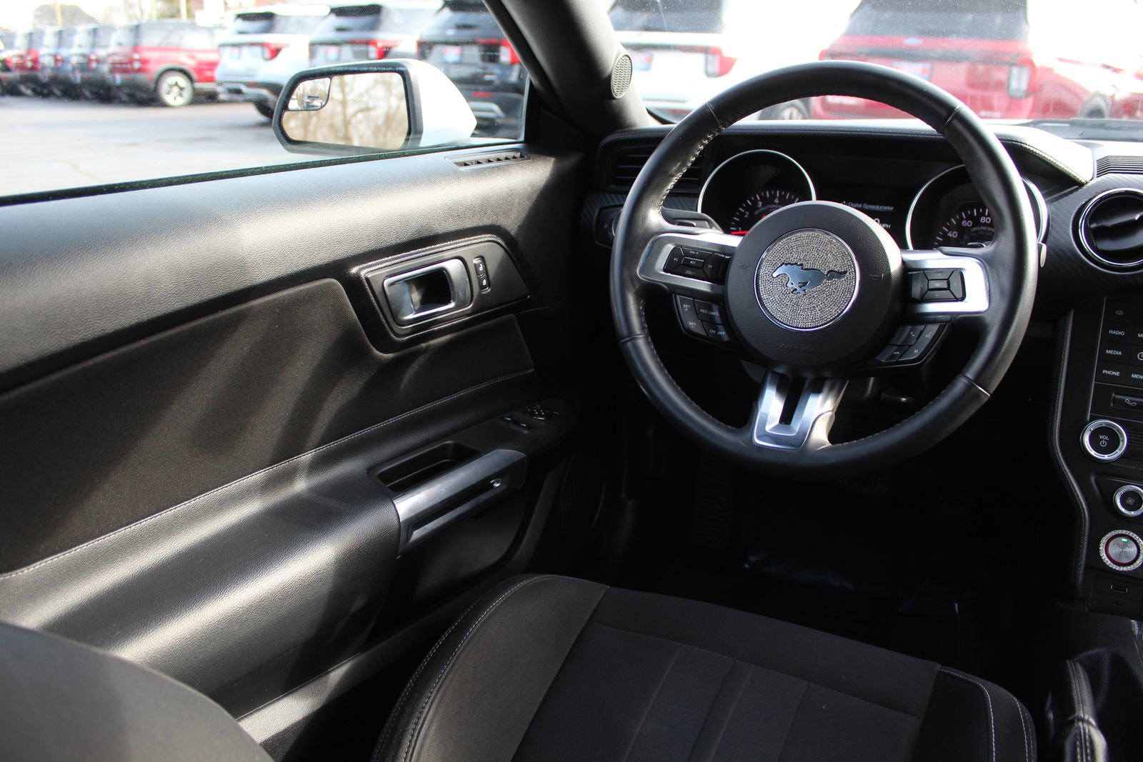 Used 2018 Ford Mustang EcoBoost image 7