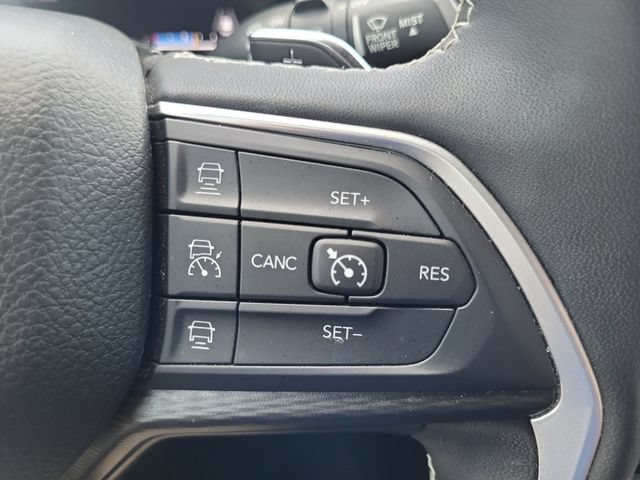Used 2023 Jeep Grand Cherokee Altitude RWD image 20
