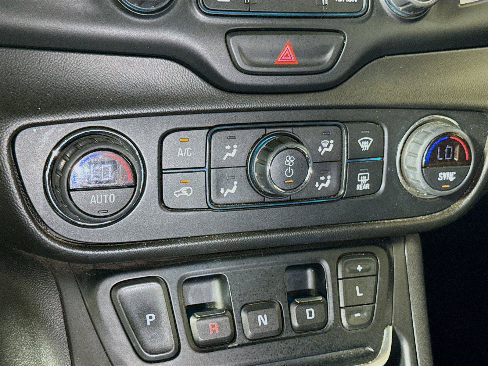 Used 2020 GMC Terrain SLE w/ Driver Convenience Package FWD image 14