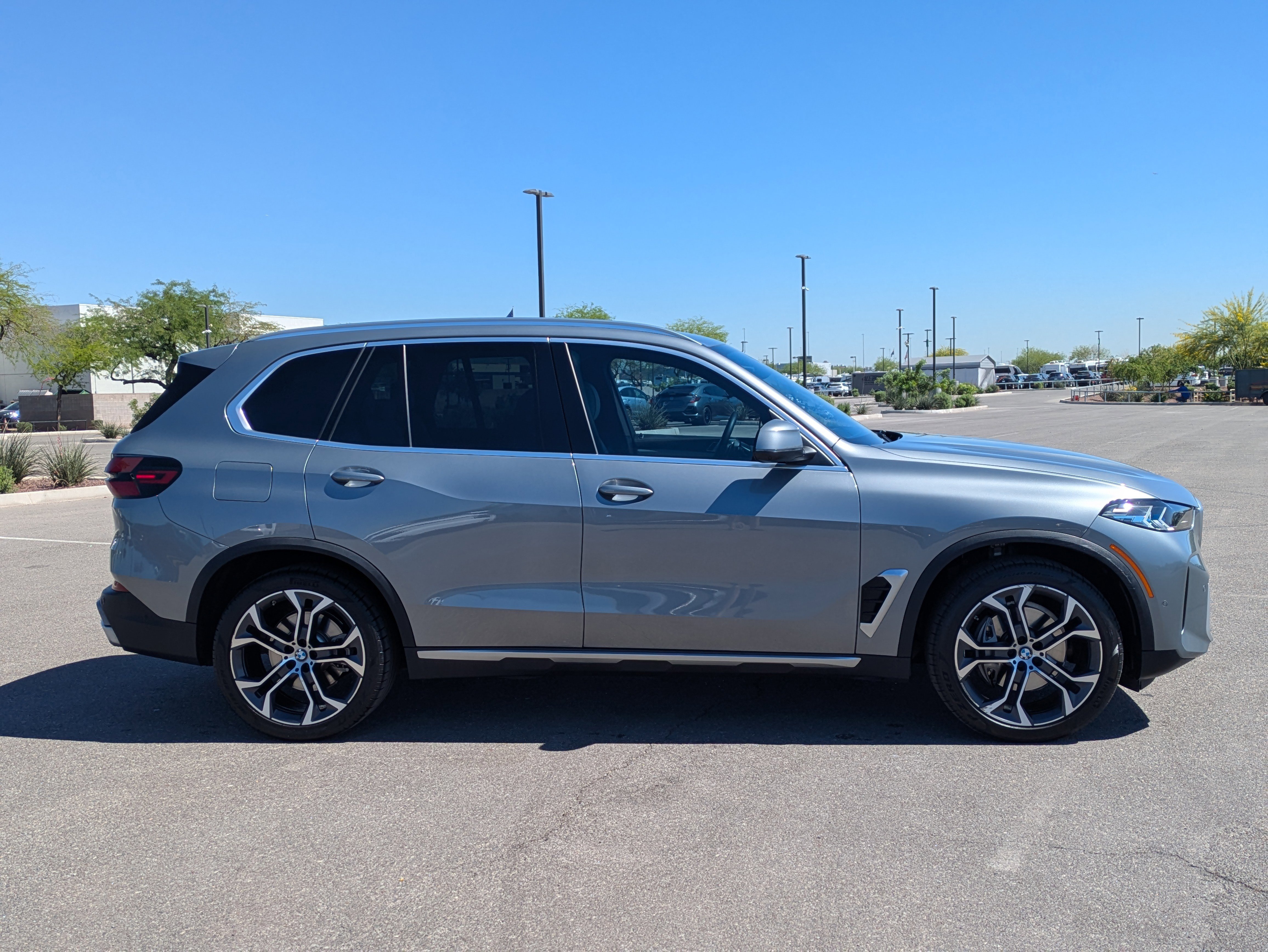 Used 2024 BMW X5 sDrive40i w/ Premium Package image 6