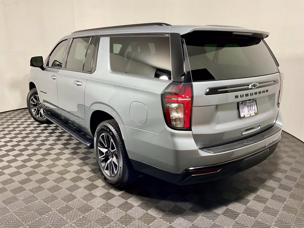 Used 2024 Chevrolet Suburban Z71 w/ Luxury Package AWD/4WD image 14