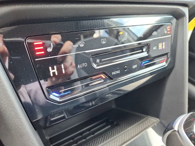 New 2026 Volkswagen Taos SE image 14