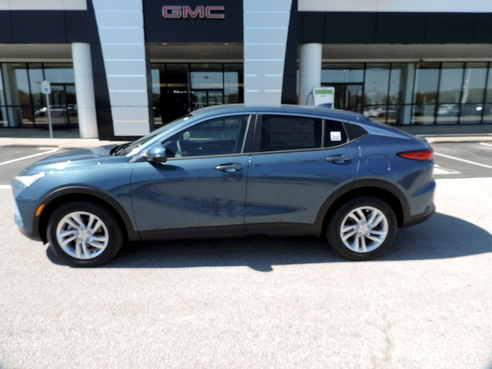 New 2026 Buick Envista Preferred image 8