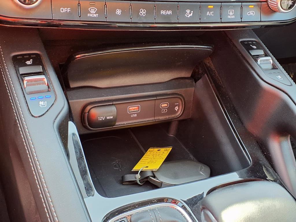 Used 2024 Kia Telluride EX w/ EX Captain's Chair Package image 13