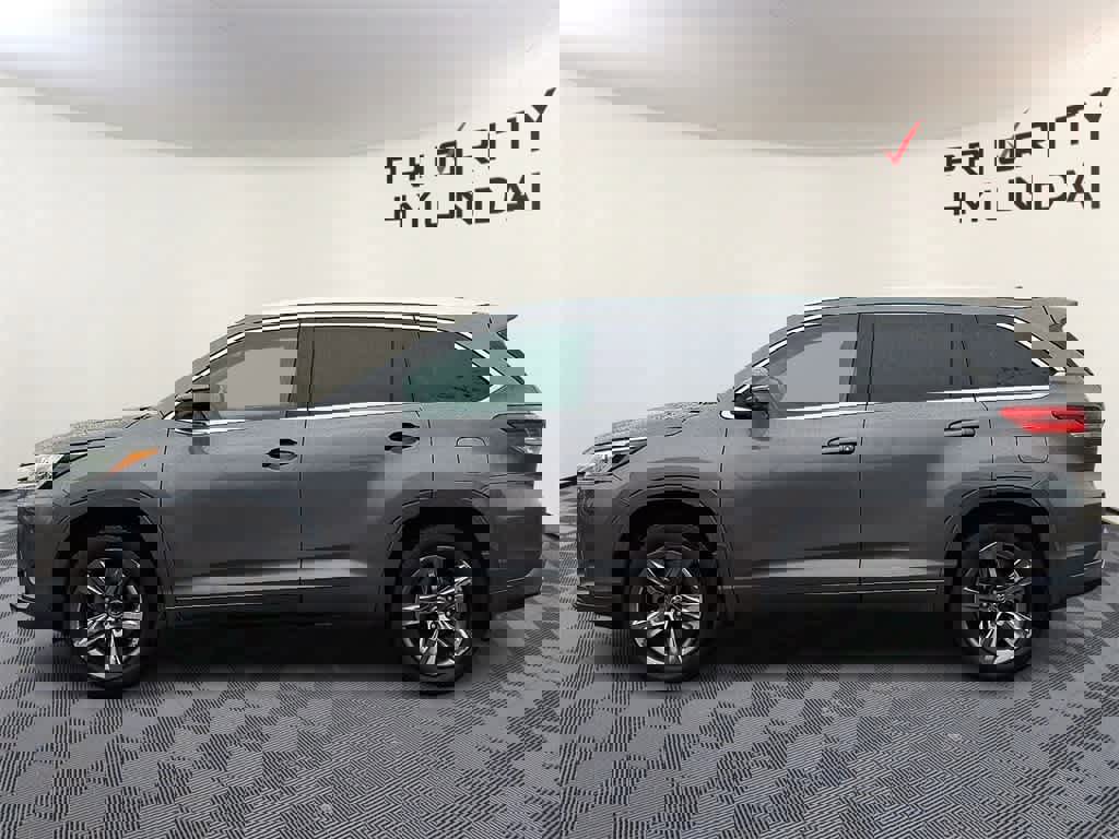 Used 2017 Toyota Highlander Limited Platinum image 7