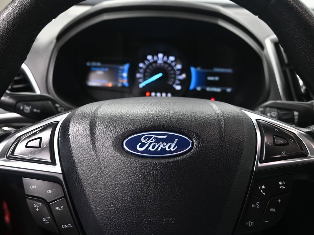 Used 2024 Ford Edge Titanium image 16
