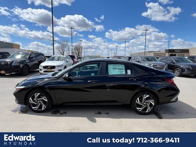 New 2025 Hyundai Elantra SEL image 8
