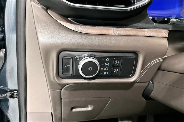 Used 2022 Ford Explorer Platinum w/ Technology Package image 39