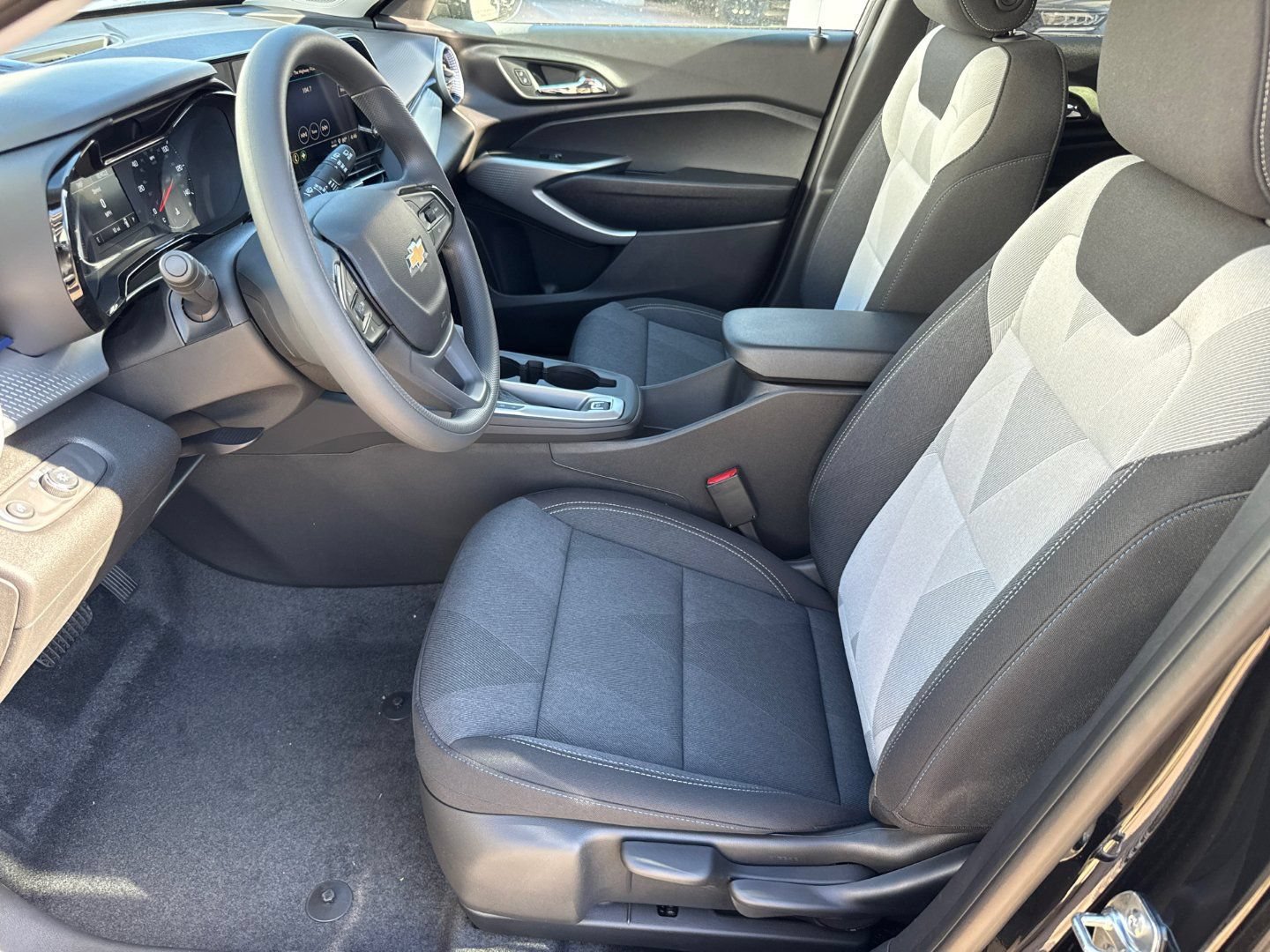 New 2026 Chevrolet Trax LS FWD image 18